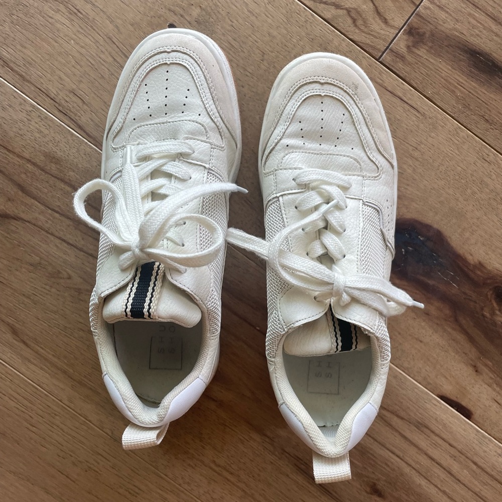 ShuShop Romi Sneaker size 9